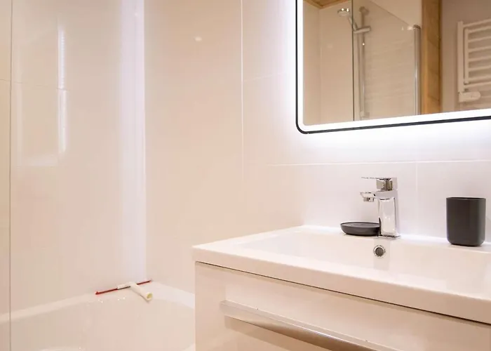 Apartament Renove A - 4 Pers, 3 Flocons Argent, Au Pied Des Pistes - Fr-1-637-57